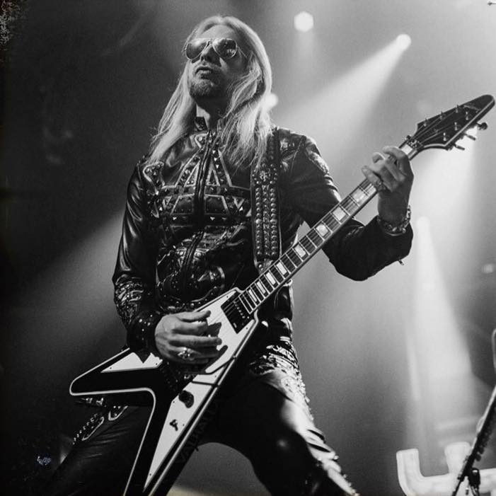Richie Faulkner, dos Judas Priest, sofre um aneurisma em palco