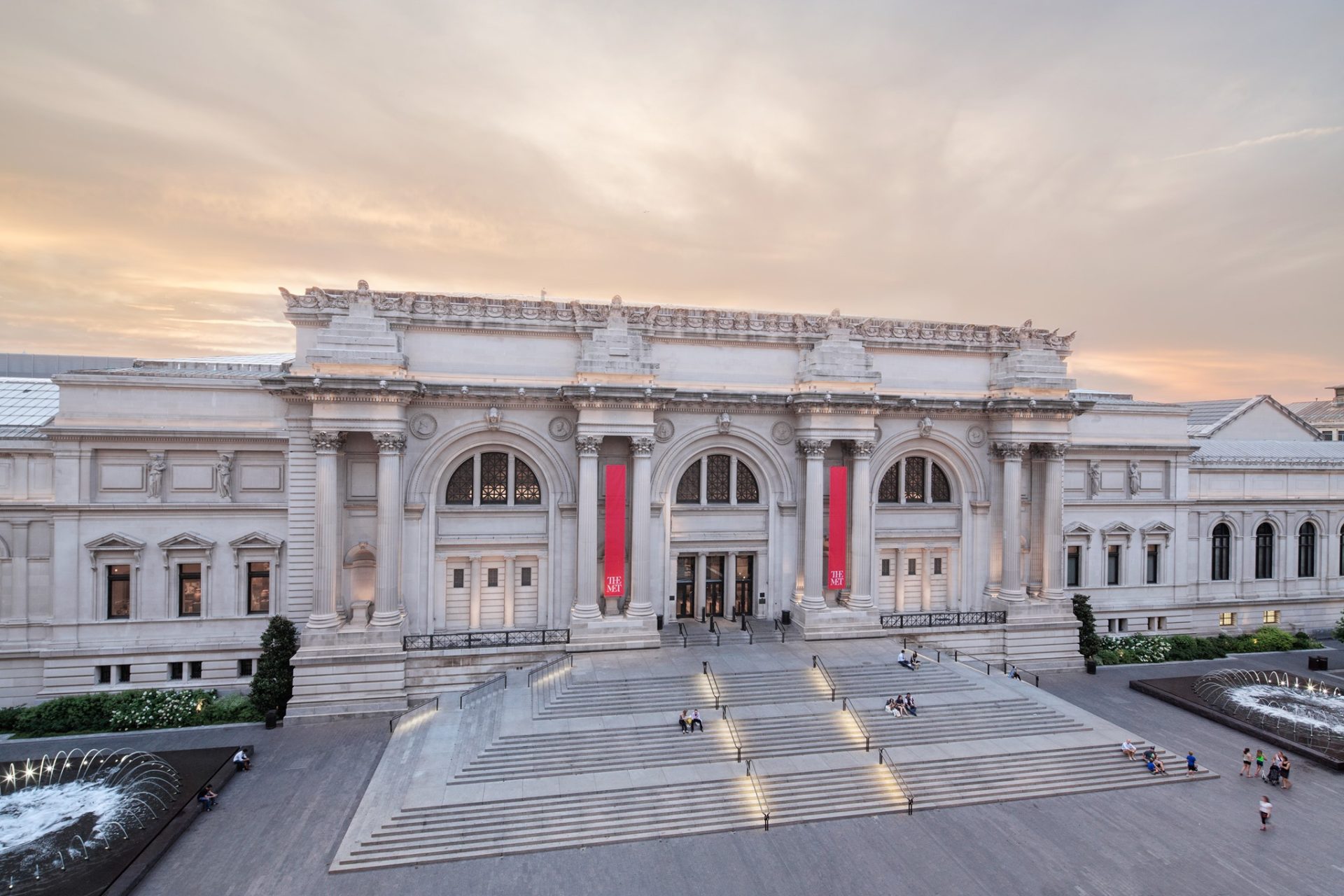 Museu Metropolitano de Nova Iorque devolve à Nigéria três obras saqueadas no séc. XIX