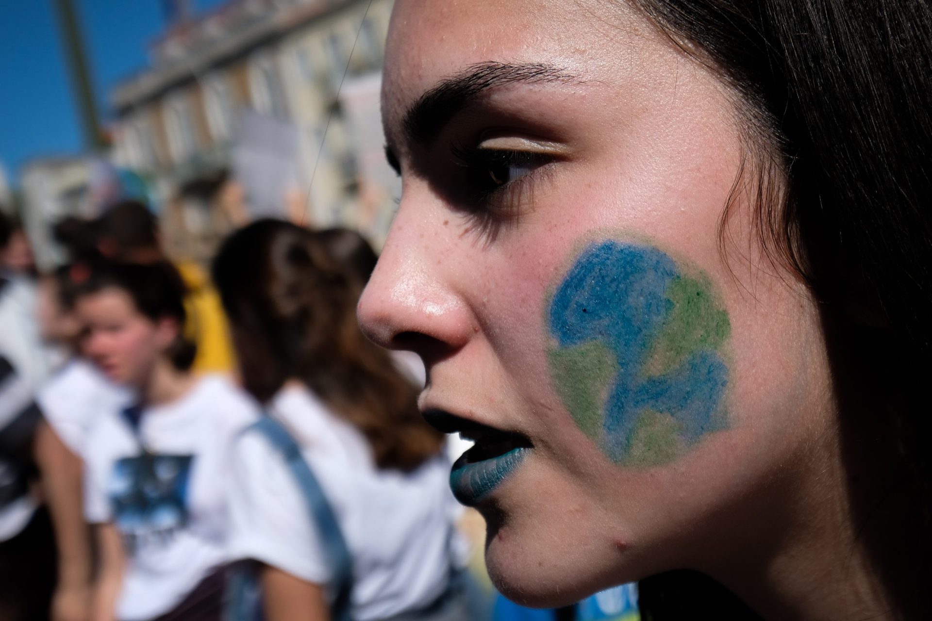 Clima. Manifestação junta centenas em Lisboa em semana decisiva