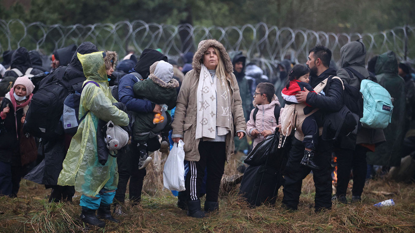 Bielorrússia. Milhares de migrantes usados como arma, acusa a UE