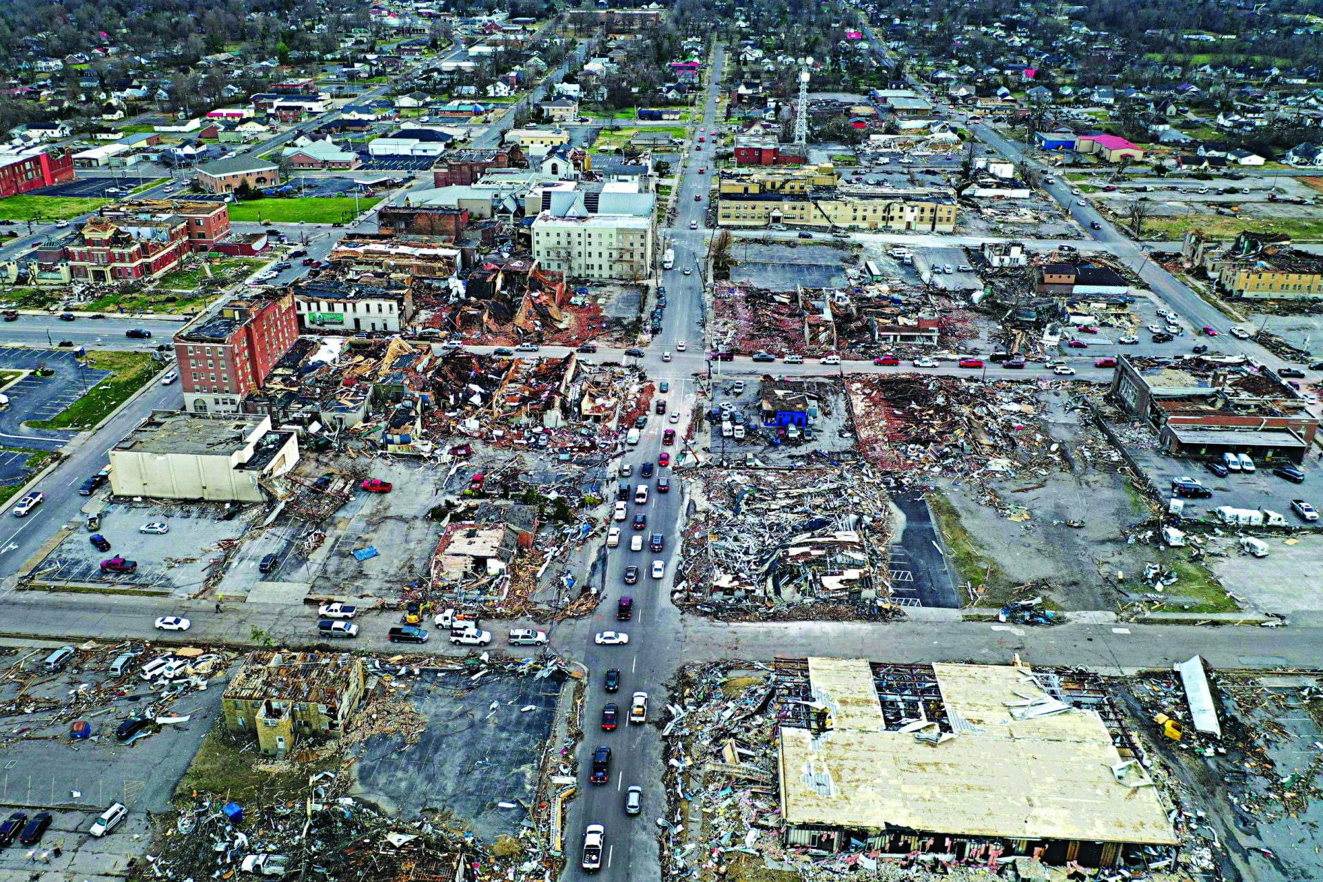 EUA. Rasto de destruição numa das &#8220;piores séries de tornados&#8221; da história do país