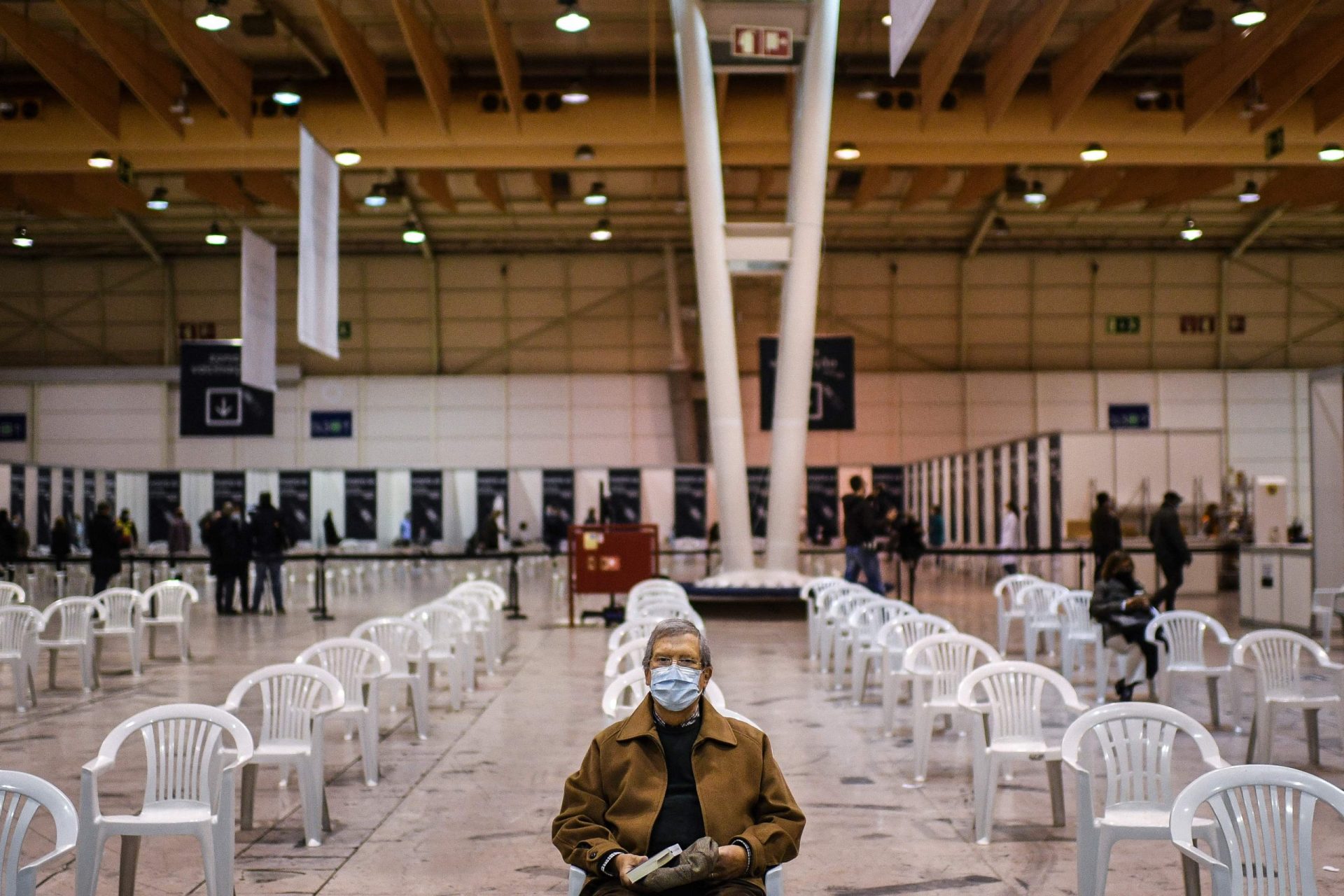 Reforço da vacina vai ser estendido a maiores de 40