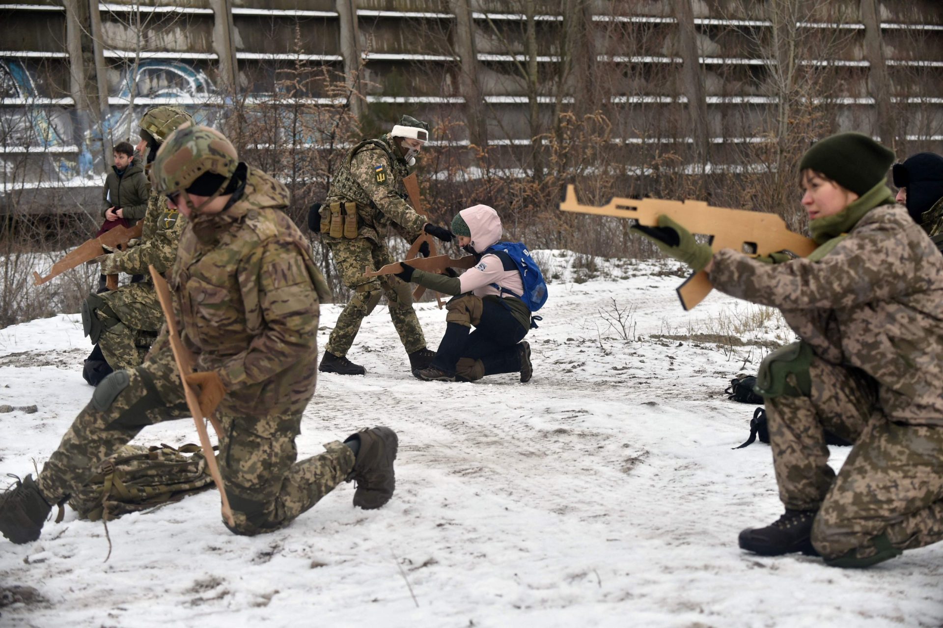 Mais mulheres no exército ucraniano para “resistir” à Rússia