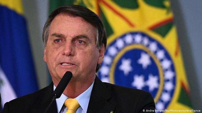 Direita organiza caravana para exigir destituição do Presidente no Brasil
