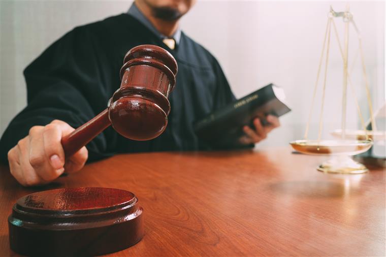 Juízes pedem ao Governo &#8220;urgência&#8221; na aprovação de lei sobre processos