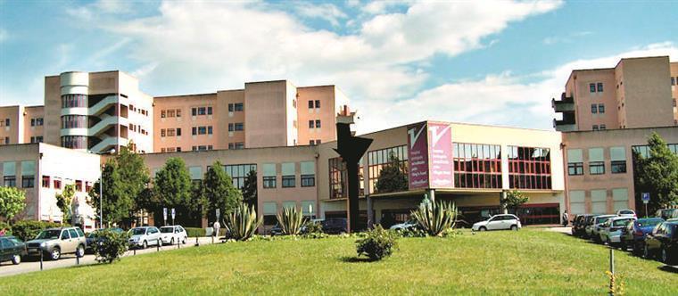 Amadora-Sintra vai transferir mais 32 doentes esta tarde. Doentes urgentes encaminhados para outros hospitais