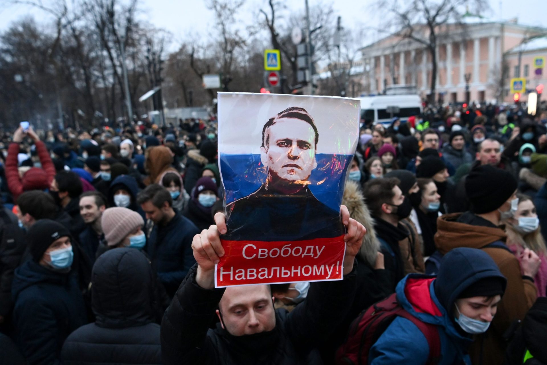 Apoiantes de Navalny detidos em vésperas de novos protestos