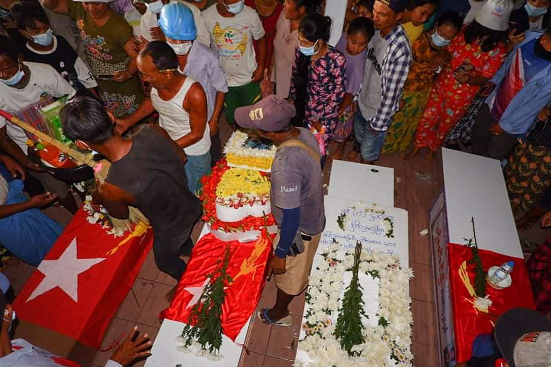 Myanmar. Exército dispara contra pessoas em funeral