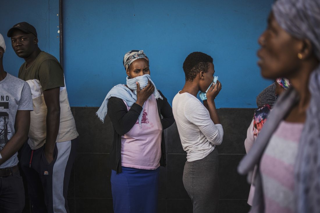 África. Uma maré de casos enquanto se espera pela vacina