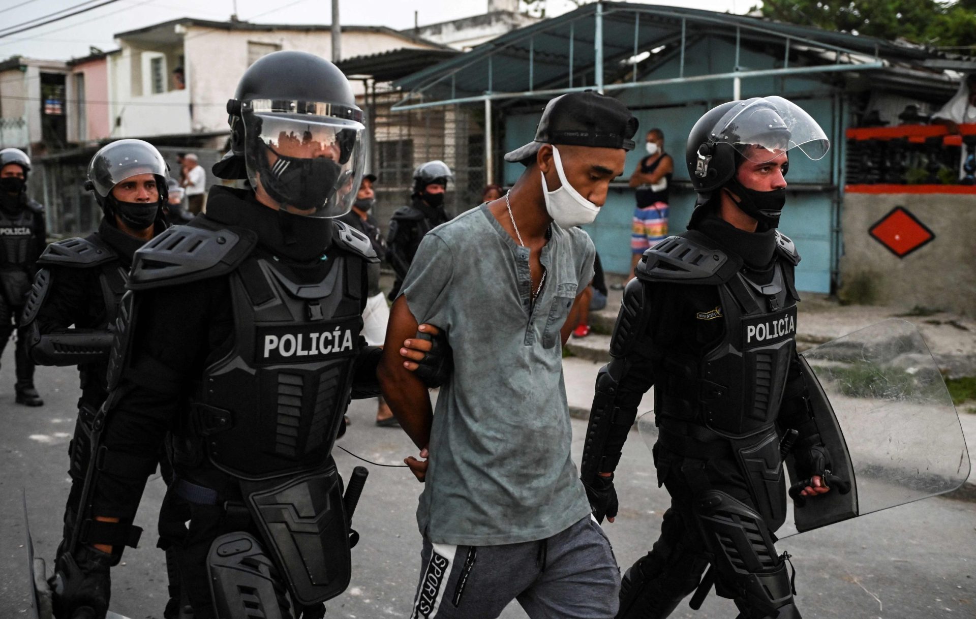 Depoimentos de violência policial em Cuba