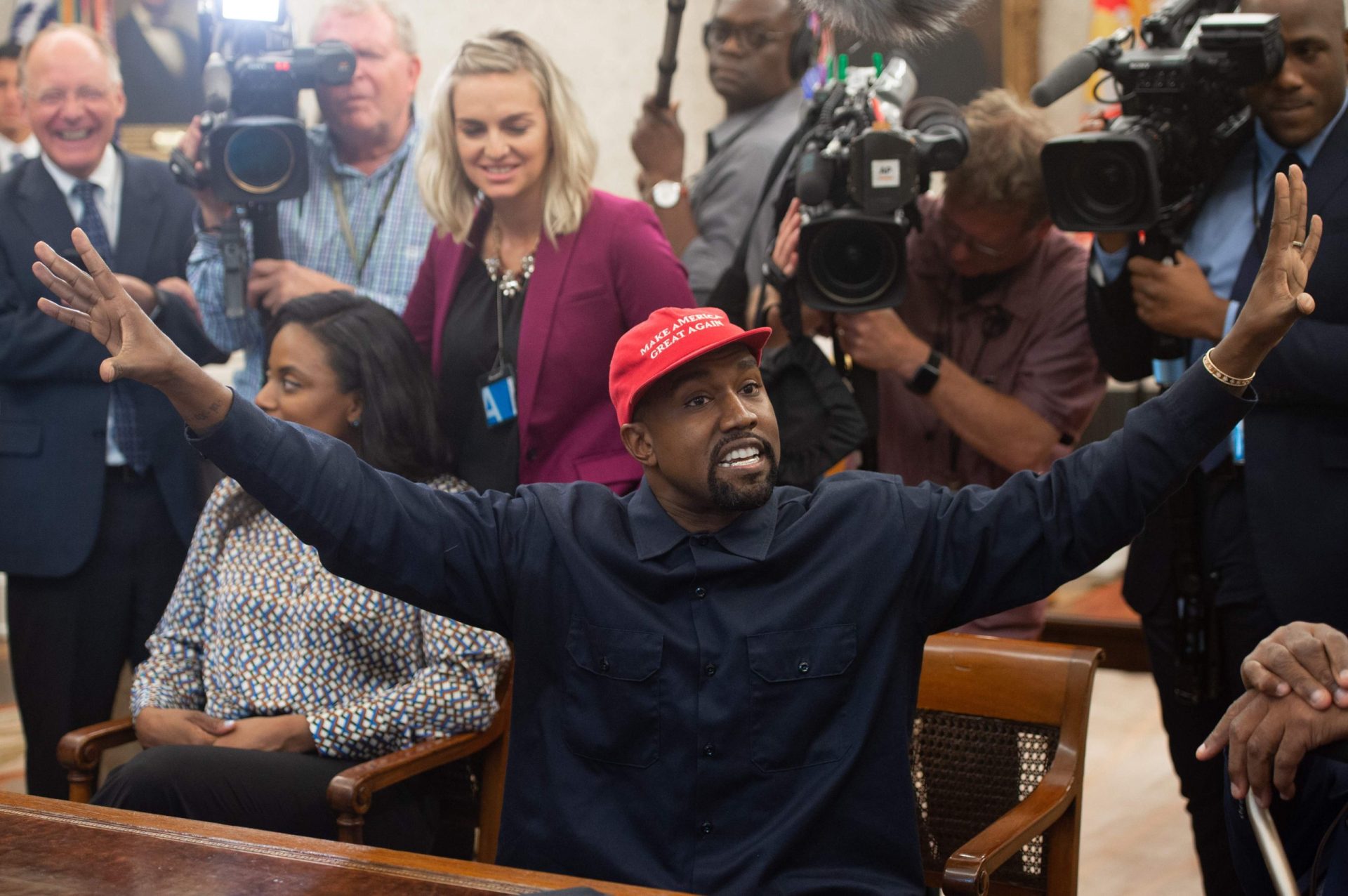 Mas afinal o que está Kanye West a fazer num estádio em Atlanta?