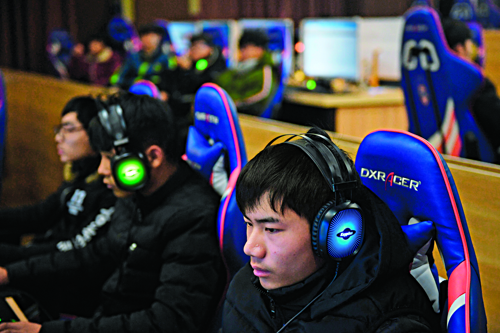 China restringe jogos online de crianças a três horas por semana. Medida entra em vigor esta quarta-feira