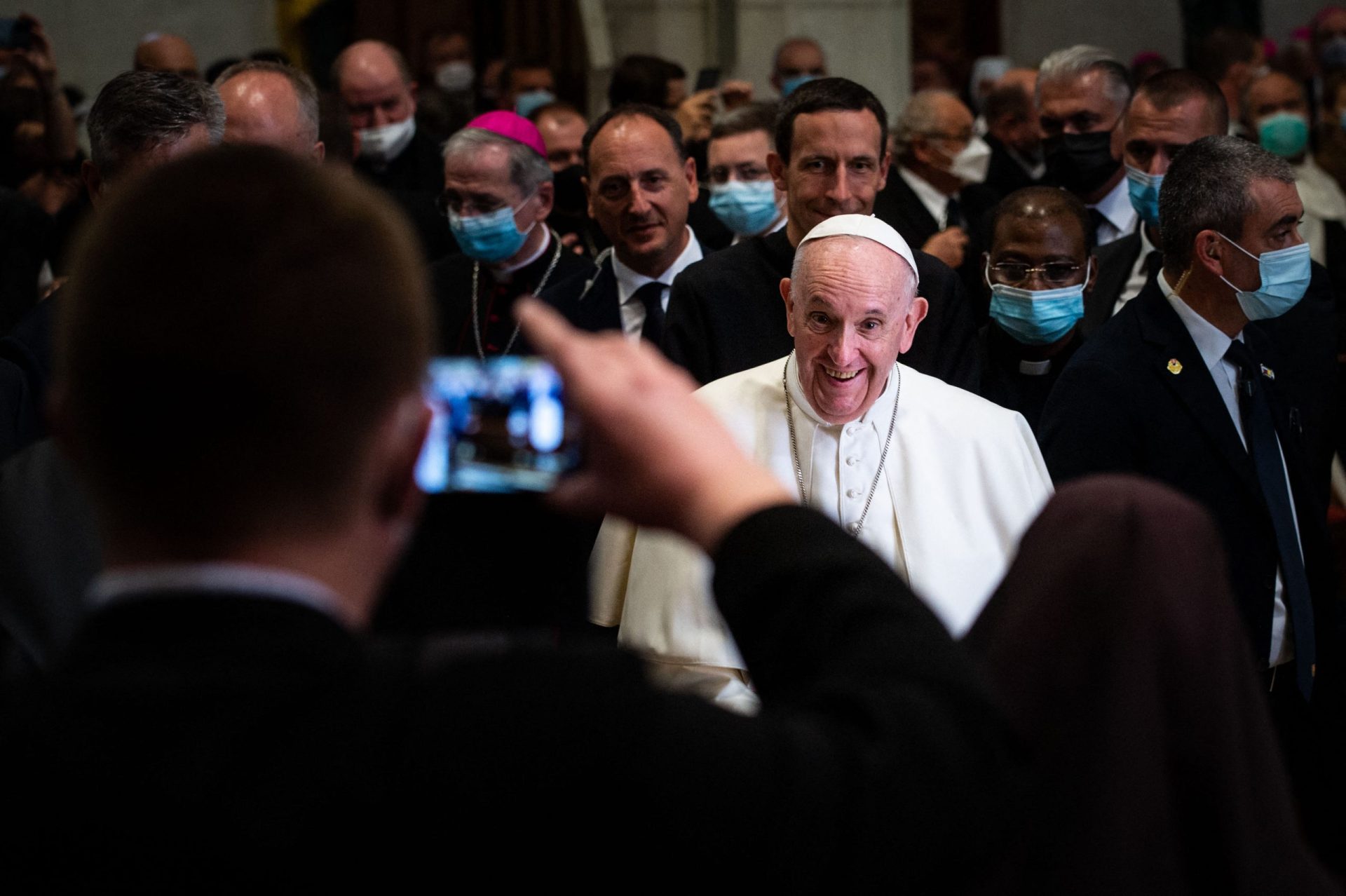 Papa incomoda conservadores e apoia a comunidade cigana