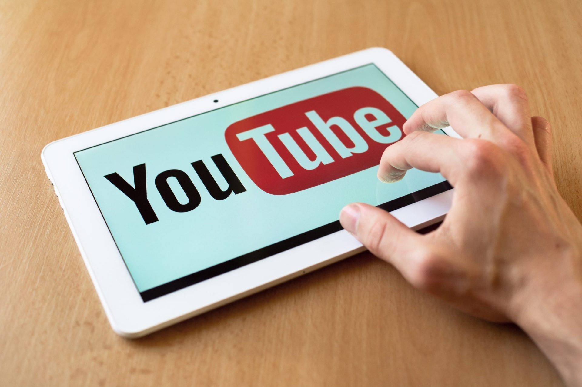 Youtube é das plataformas que ajuda mais à desinformação, dizem organizações