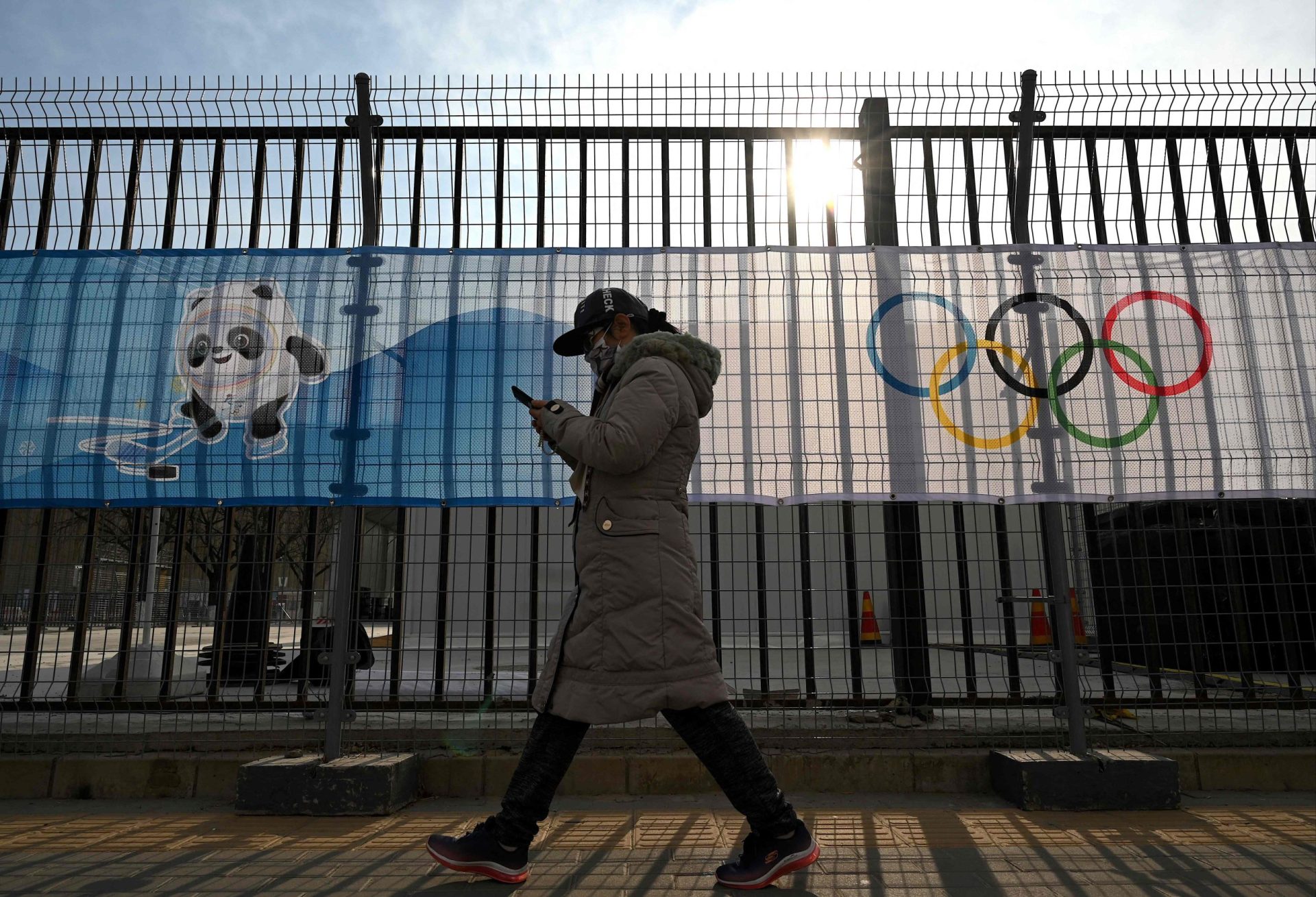 Jogos Olímpicos de Inverno com dezenas de milhões confinados