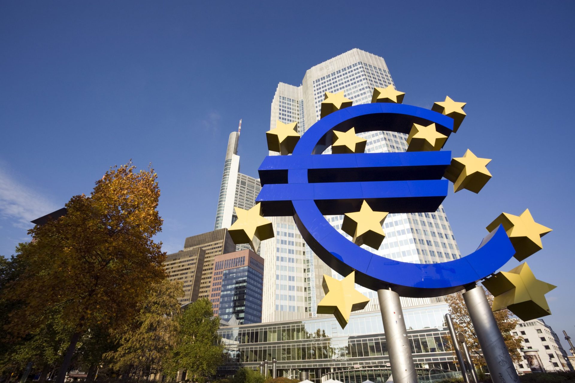 BCE prevê cenário de &#8220;inflação elevada durante mais tempo&#8221;