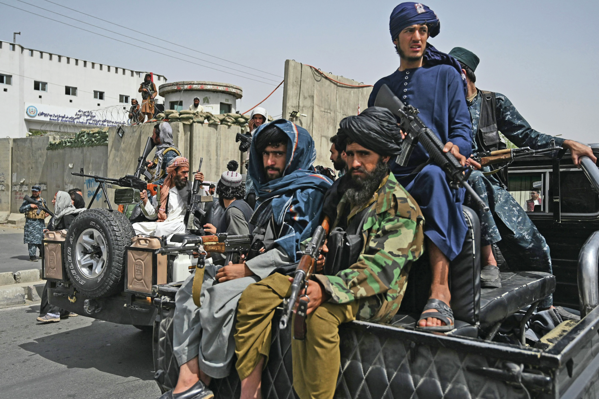 A severidade dos talibãs através da repressão e do medo