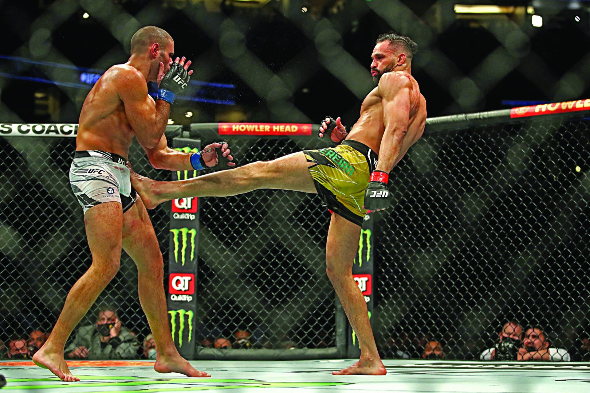 UFC. Com &#8220;Amor a Portugal&#8221;, André Fialho derrotado na estreia