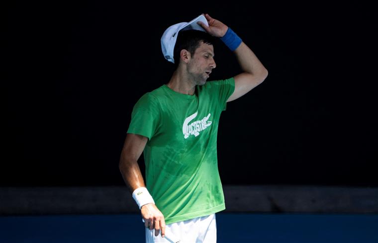 França abre as portas a Djokovic