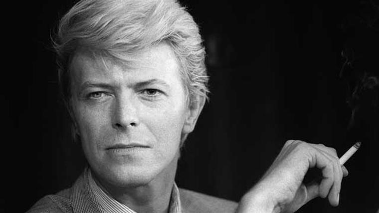 Warner Music Group compra catálogo de David Bowie por 221 milhões de euros