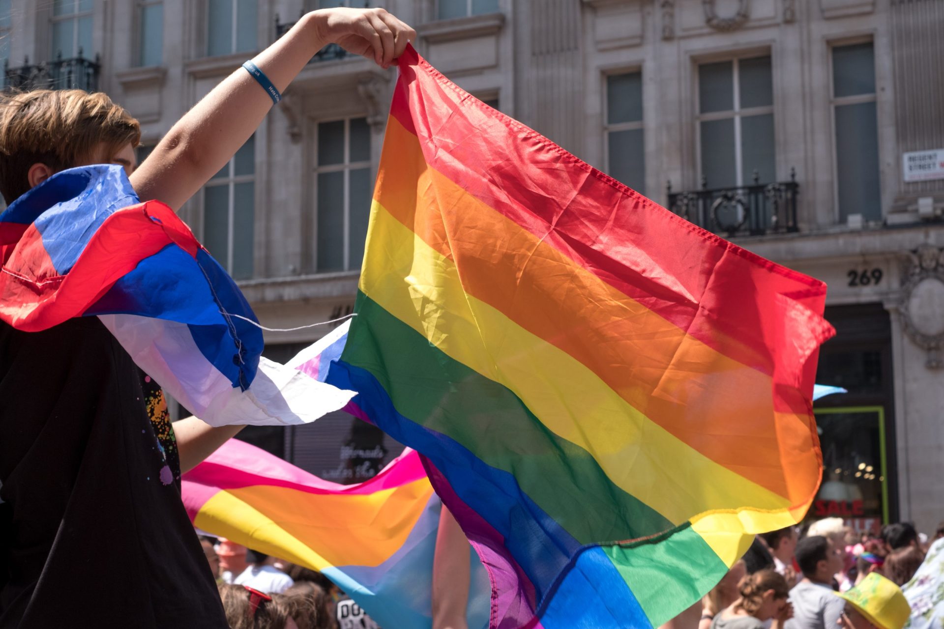Condenações por atividade homossexual deverão ser apagadas dos registos no Reino Unido, diz ministra