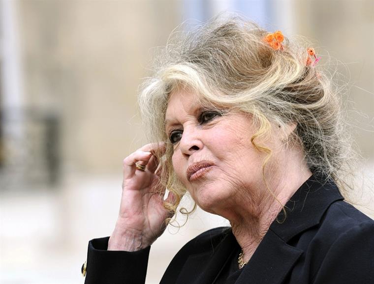 Brigitte Bardot está no centro de uma nova polémica por rejeitar vacina contra a covid-19