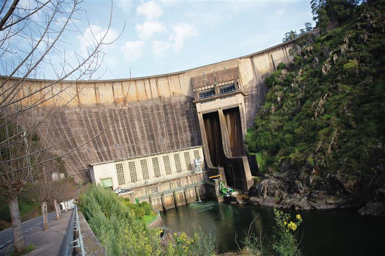 Travão à produção de eletricidade nas barragens pode durar até ao outono