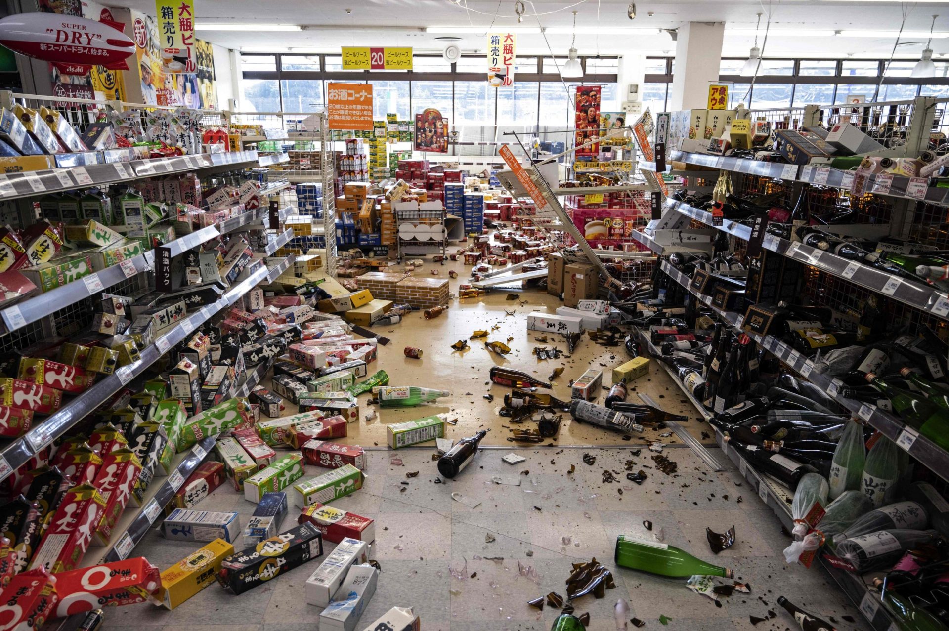 Sismo de magnitude 7.3 abala Nordeste do Japão