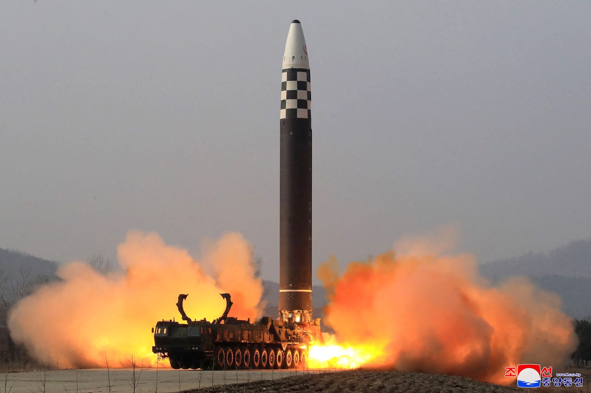 Lançamento de mísseis balísticos na Coreia do Norte é aviso para resto do mundo