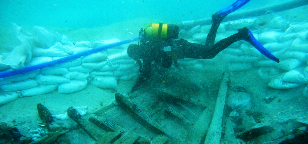 Descoberto tesouro romano submerso durante 1.700 anos numa praia em Maiorca