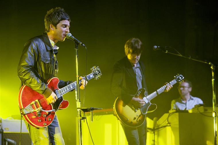 A guitarra que Noel Gallagher partiu na noite em que o coletivo Oasis terminou vai a leilão