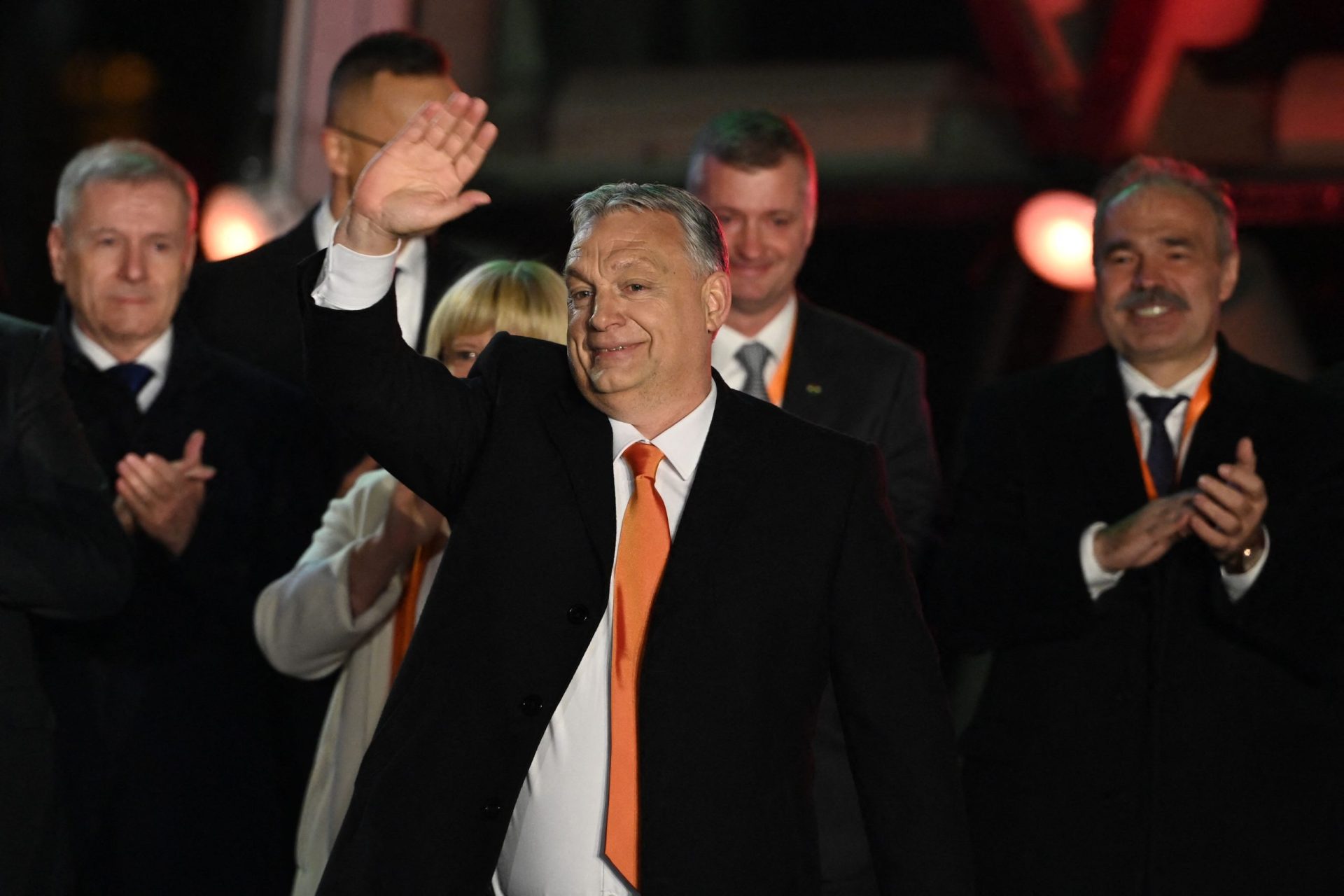 Hungria. Orbán esmaga oposição e conquista quarto mandato