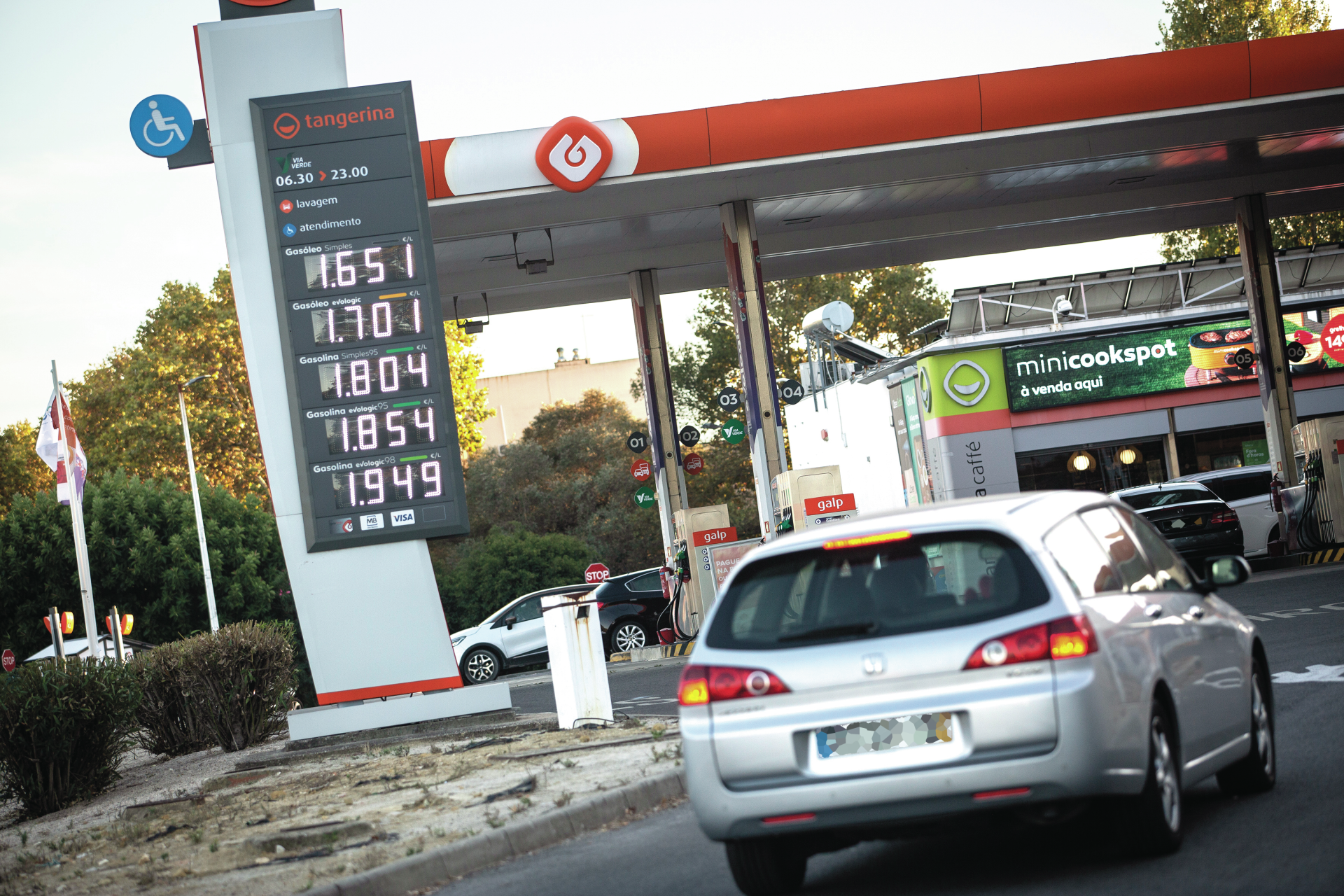 Preços dos combustíveis seguem diferentes caminhos esta semana