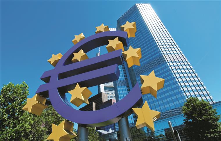 Juros. “Aumento poderá provocar uma recessão na Europa”