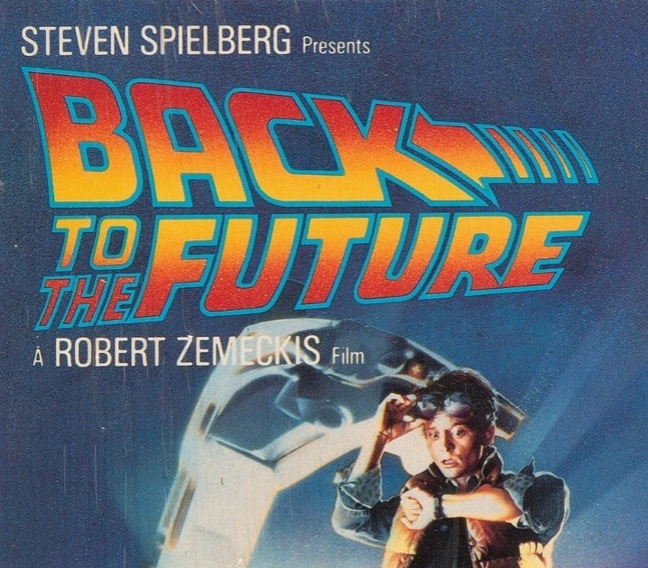 Fita VHS do filme ‘De Volta para o Futuro’ é vendida por 75 mil dólares num leilão nos EUA