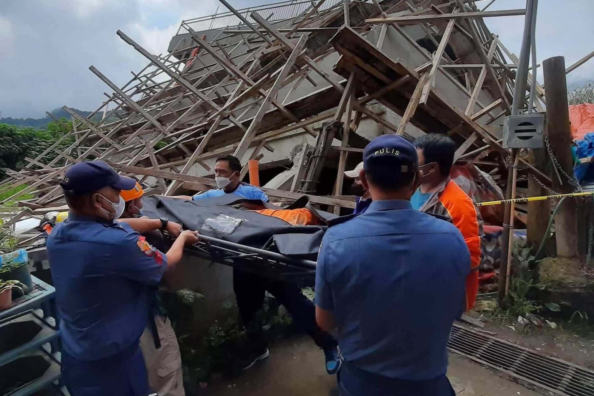 Terramoto provoca quatro vítimas mortais nas Filipinas