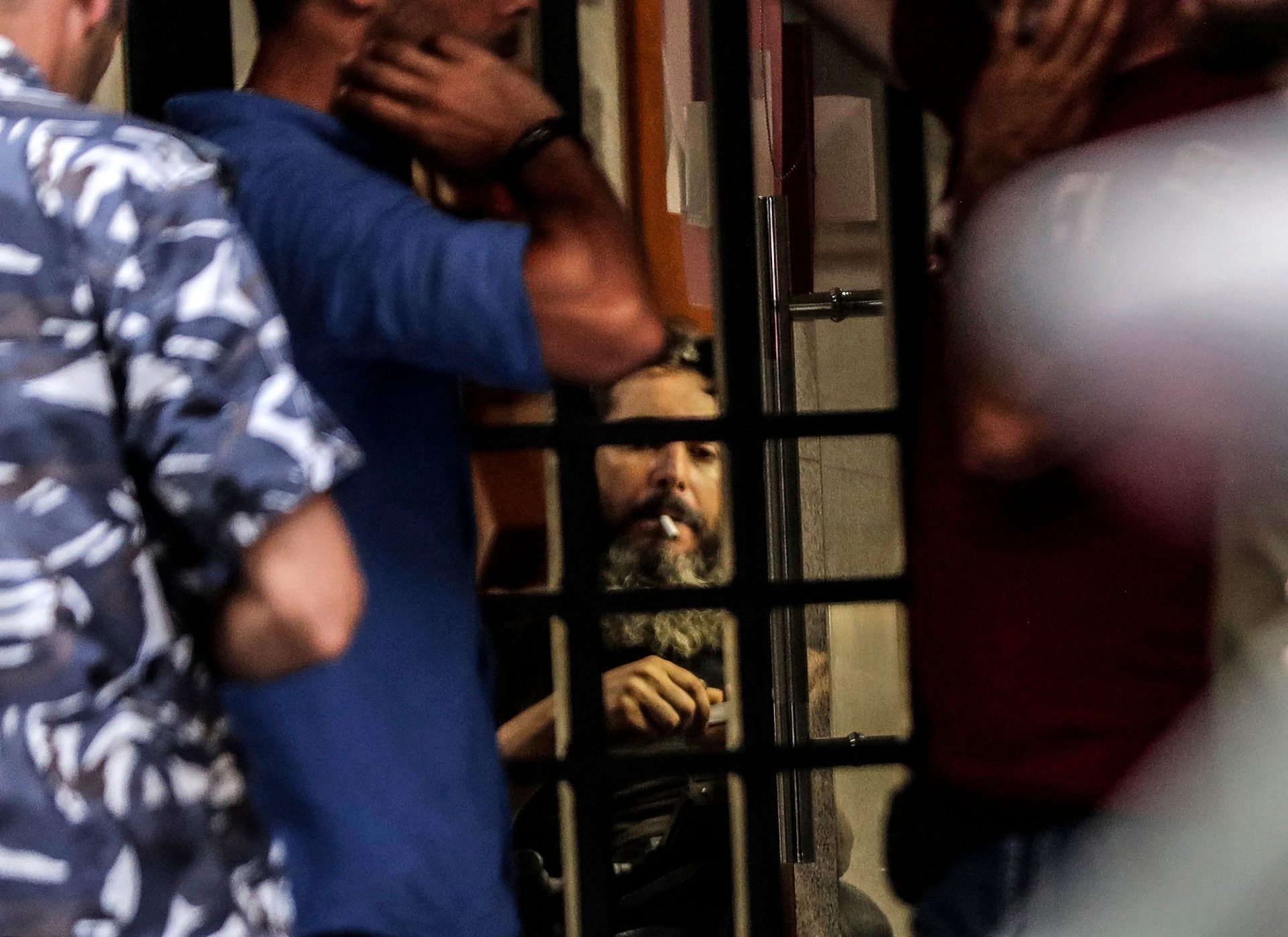 Crise no Líbano. Homem faz reféns num banco para ter o seu dinheiro