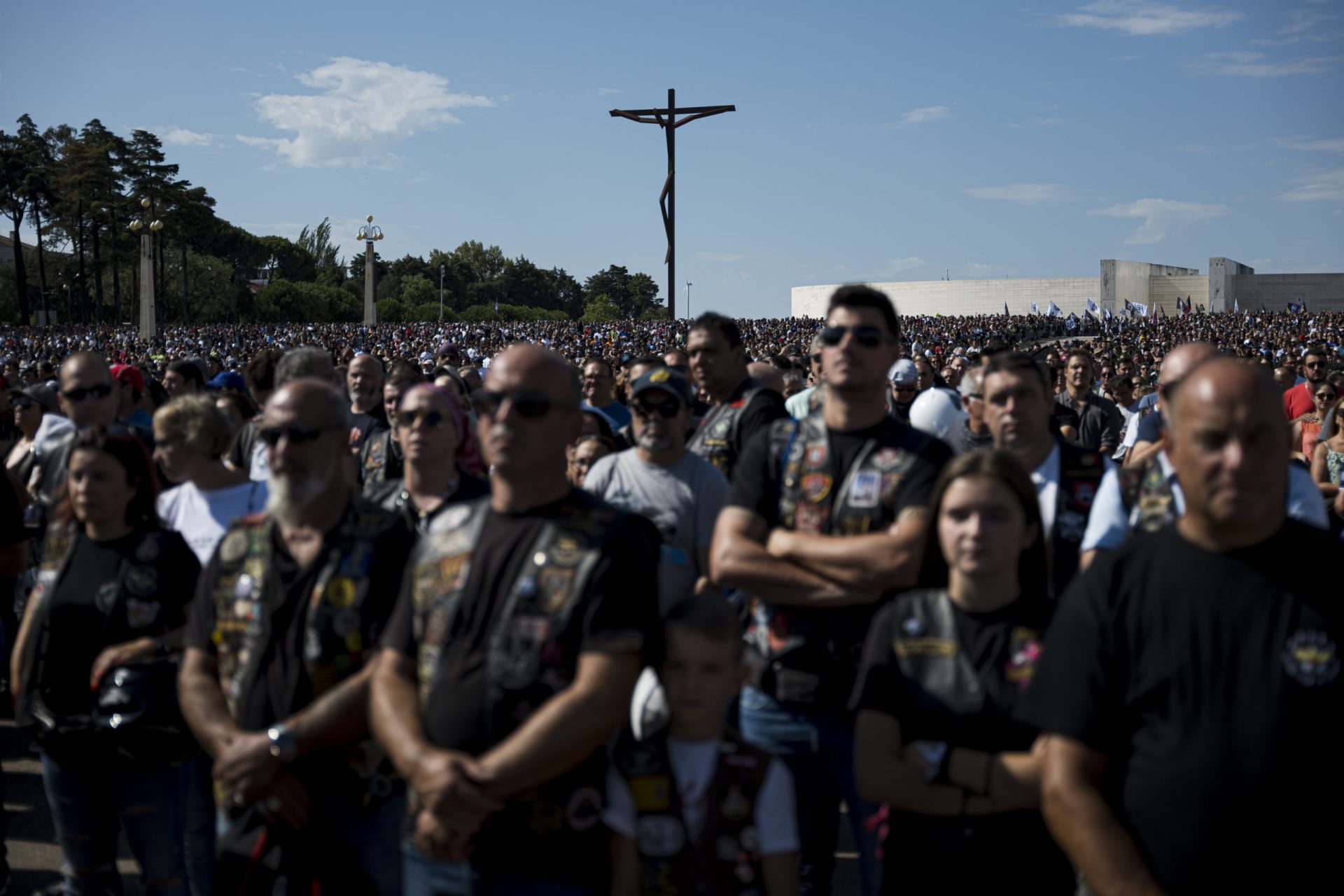 Capacetes. Milhares receberam bênção do Papa em Fátima