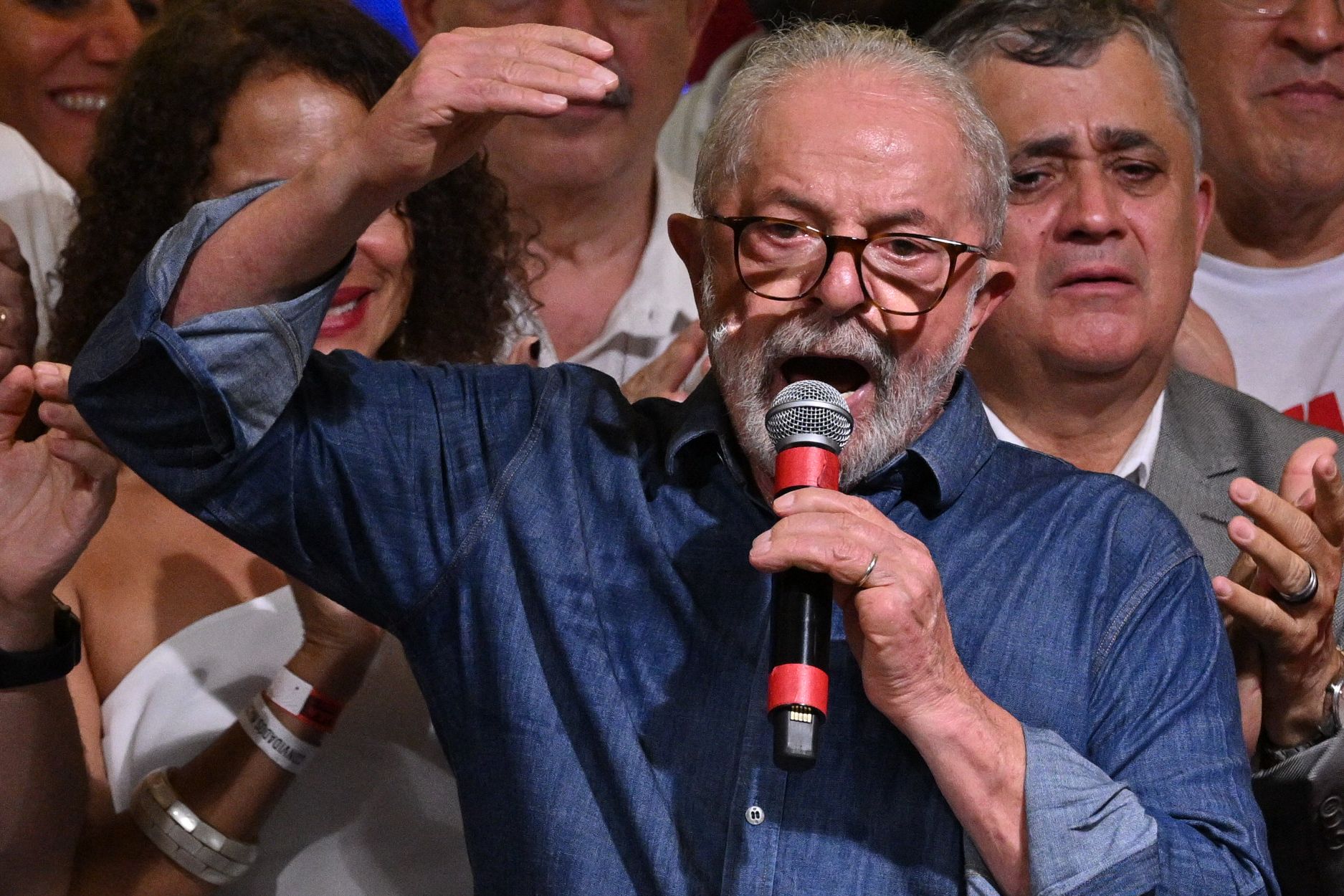 Lula da Silva quer acabar com era de &#8220;escuridão, incerteza e sofrimento&#8221;