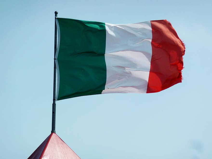 Itália pode decretar estado de emergência devido a aumento de migrações