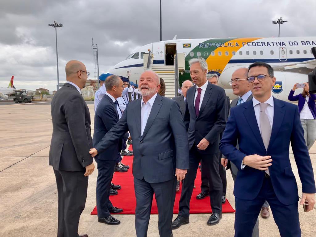 Lula chegou a Lisboa para visita de Estado de cinco dias