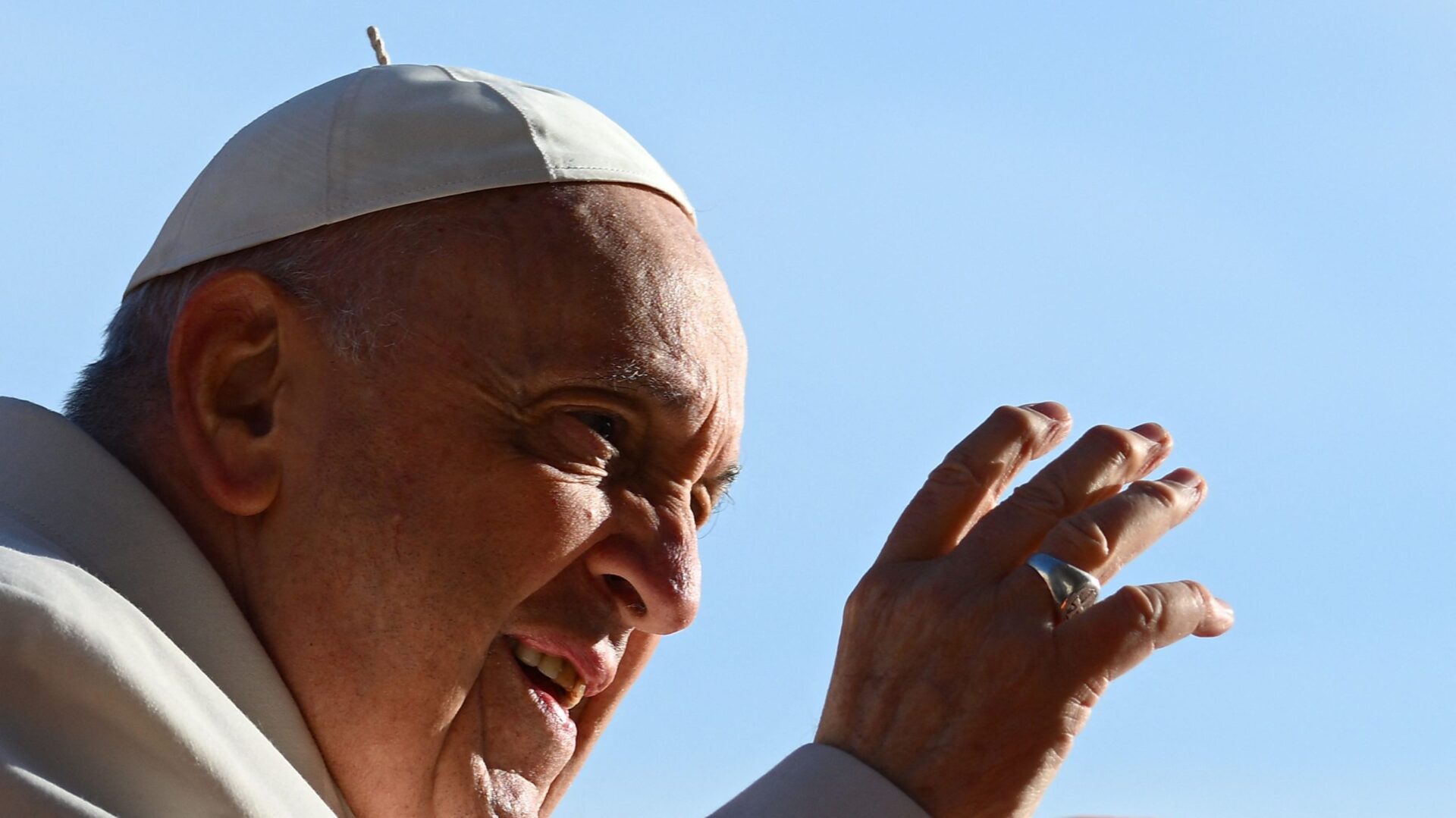 Papa garante em novo vídeo que recebeu aval dos médicos para vir à JMJ