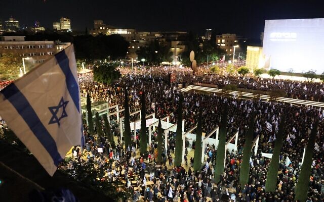 Centenas de milhares de israelitas protestam reformas de Netanyahu