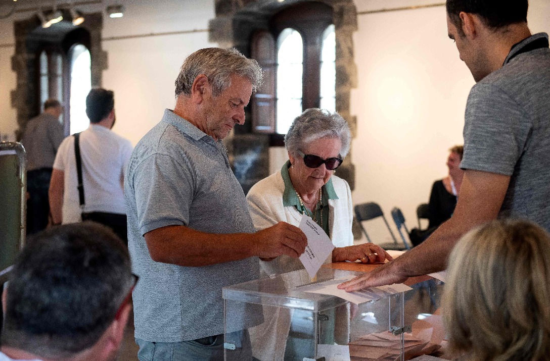 Registada participação de 40,23% até ao inicio da tarde, acima das últimas eleições espanholas