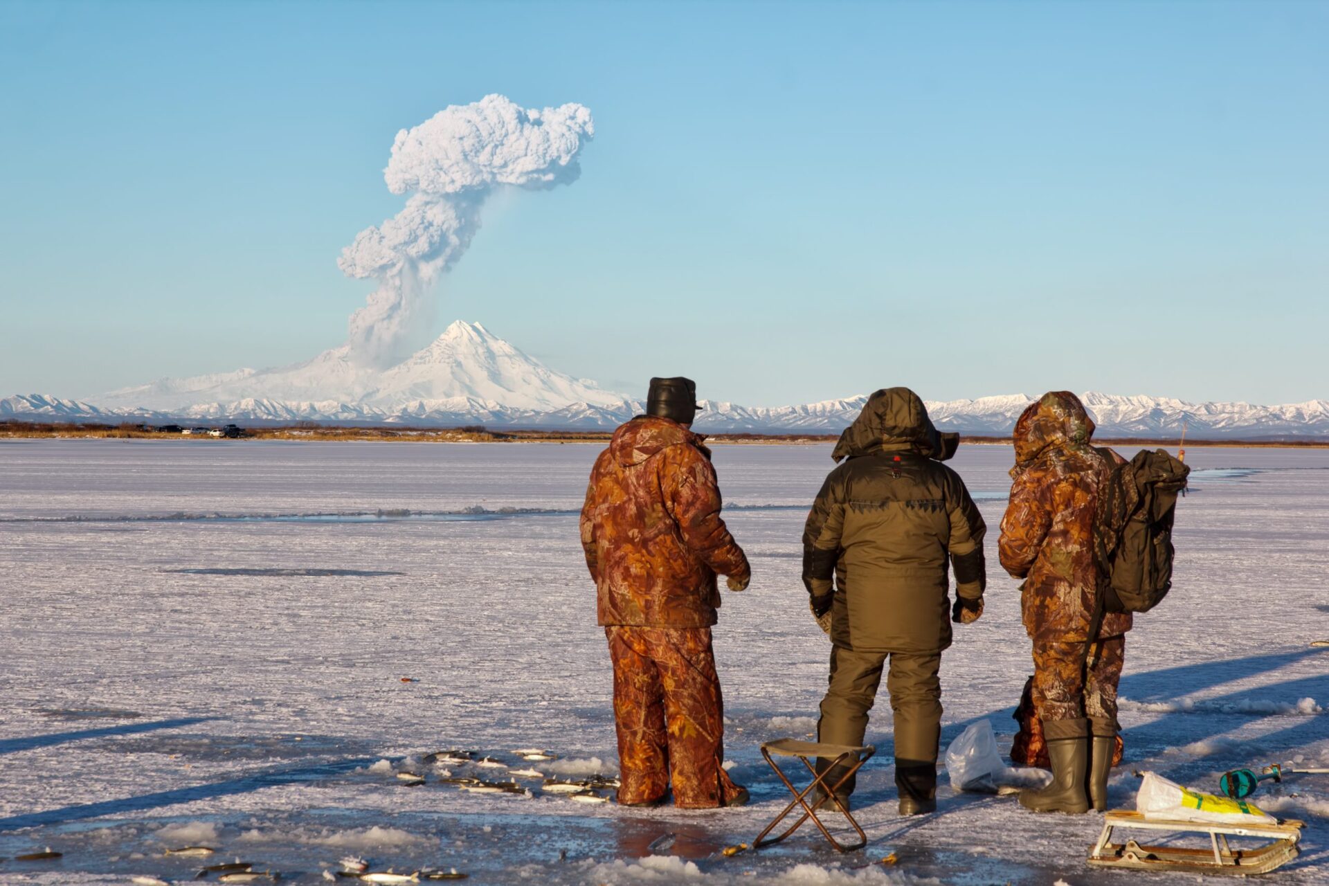 Vulcão na Rússia lança cinzas a oito mil metros de altura
