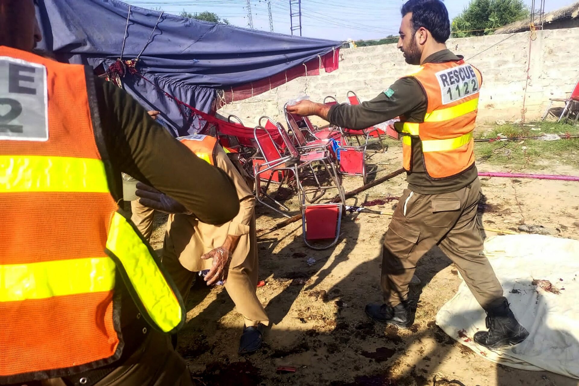 Explosão de bomba no Paquistão faz 44 mortos