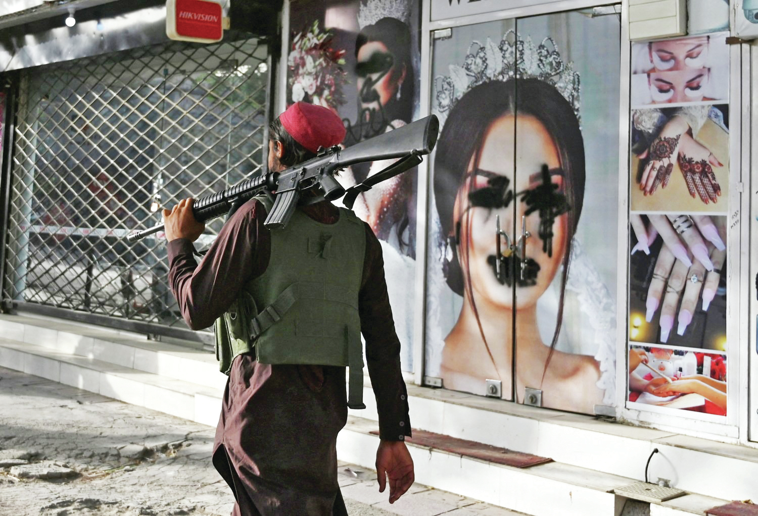 Salões de beleza proibidos no Afeganistão