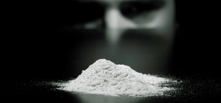 Idoso tenta embarcar do Brasil para Lisboa com quase cinco quilos de cocaína escondida em sutiãs