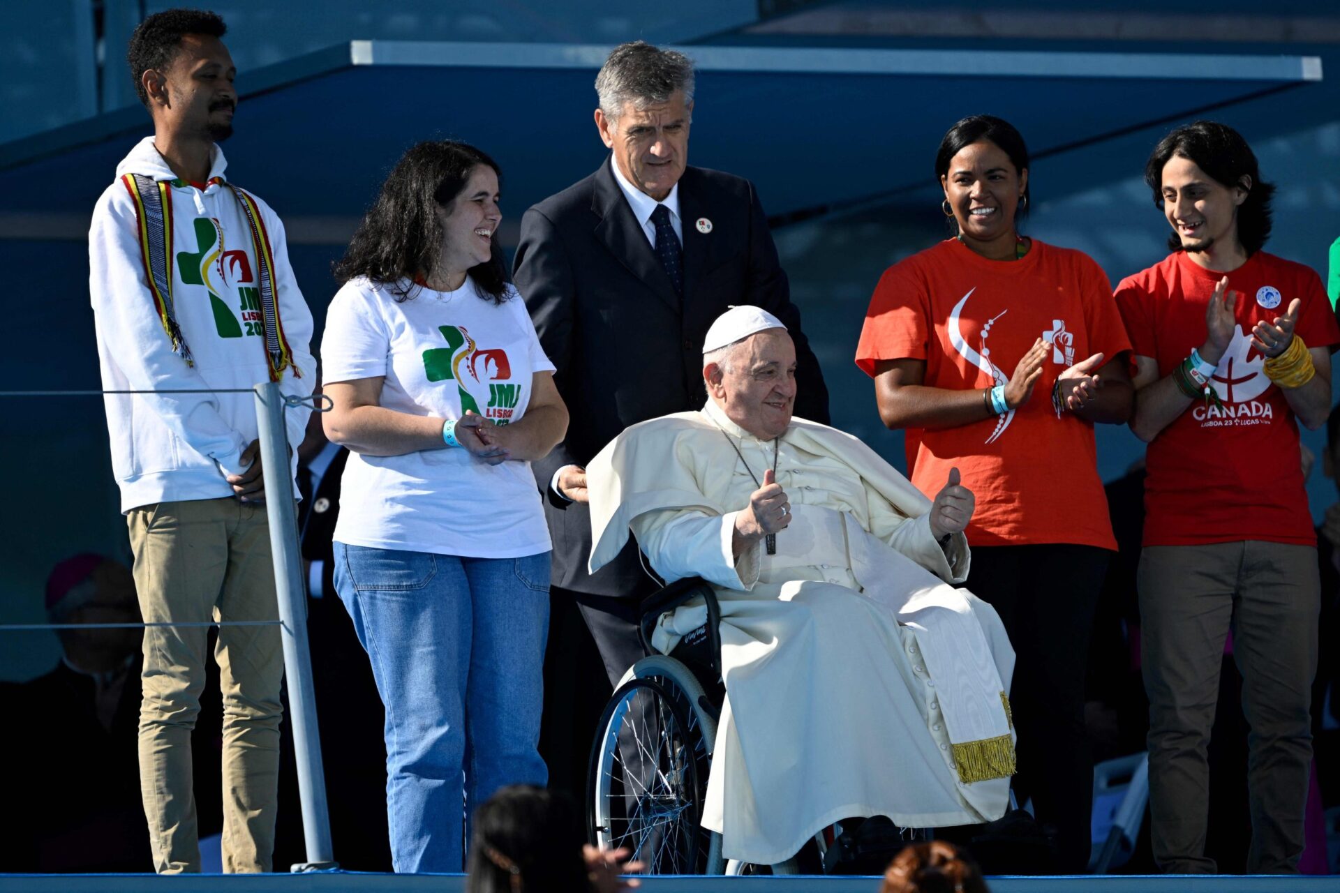 Papa encontra-se com os jovens no Parque Eduardo VII