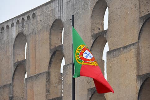 Bandeira nacional em Elvas substituída por uma da federação russa
